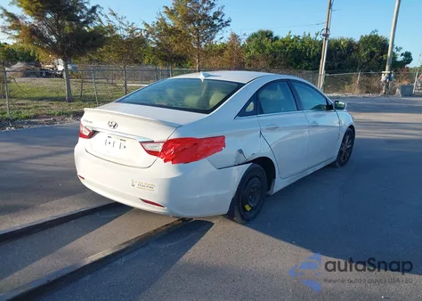 2013 Hyundai Sonata Gls z USA, uszkodzony, nr VIN 5NPEB4AC9DH573083